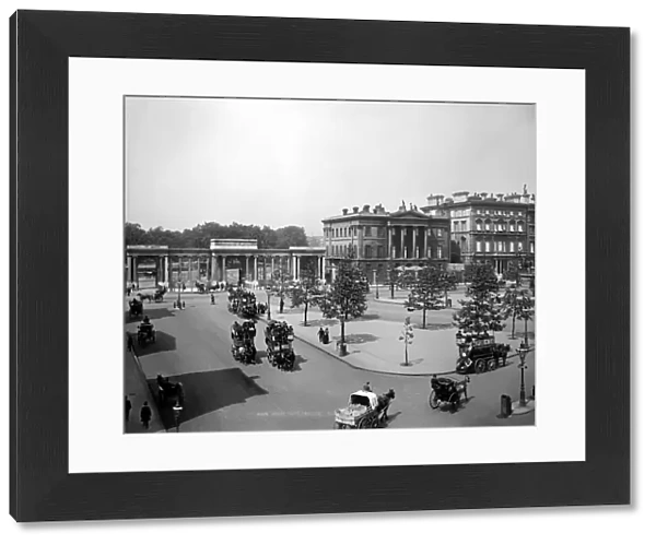 Hyde Park Corner and Apsley House DD87_00022
