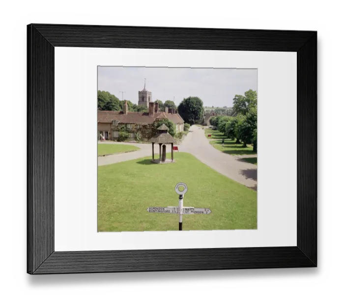 Framed Print : Village green FF003029