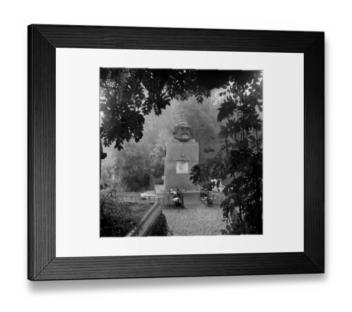Framed Print : Tomb of Karl Marx, Highgate Cemetery a074709
