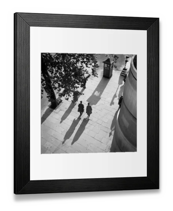 Framed Print : Pedestrians, London a001643
