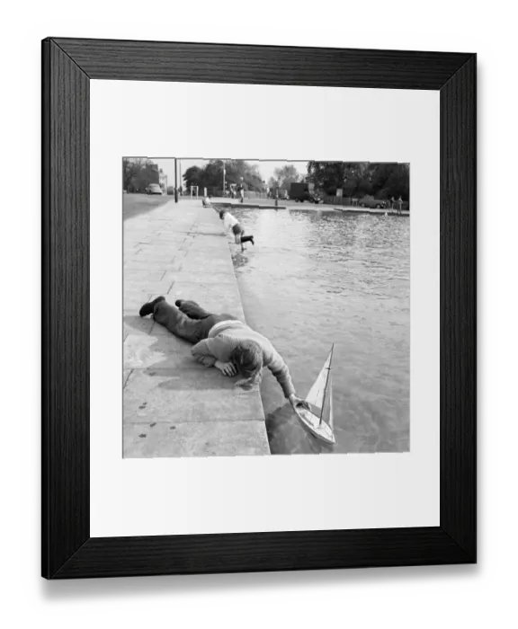 Framed Print : Whitestone Pond, Hampstead Heath a071818