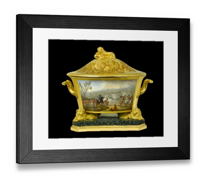 Framed Print : Soup tureen depicting the Battle of Vimiero N081116 Framed Print : Soup tureen depicting the Battle of Vimiero N081116