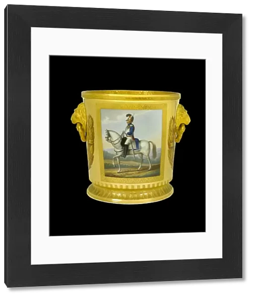 Wine cooler depicting a Dutch Officer of the Cuirassiers N081104