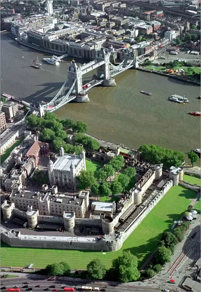 Tower of London & Tower Bridge 21766_20