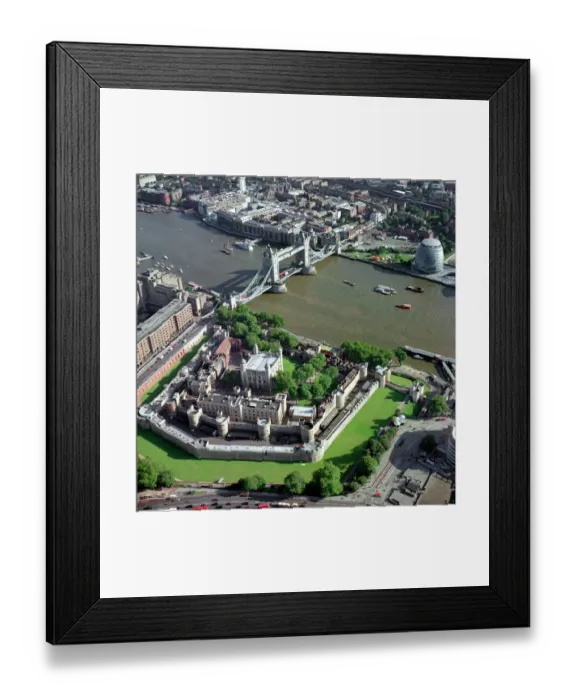 Framed Print : Tower of London & Tower Bridge 21766_20