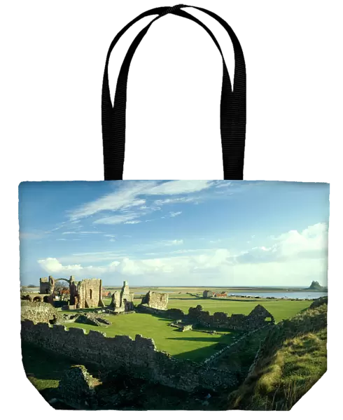 Lindisfarne Priory J880067