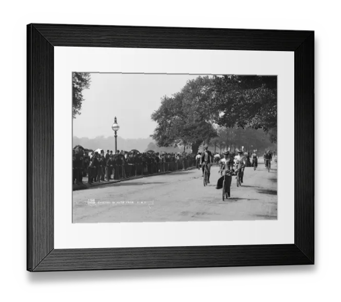 Framed Print : Cycling in Hyde Park CC97_01240