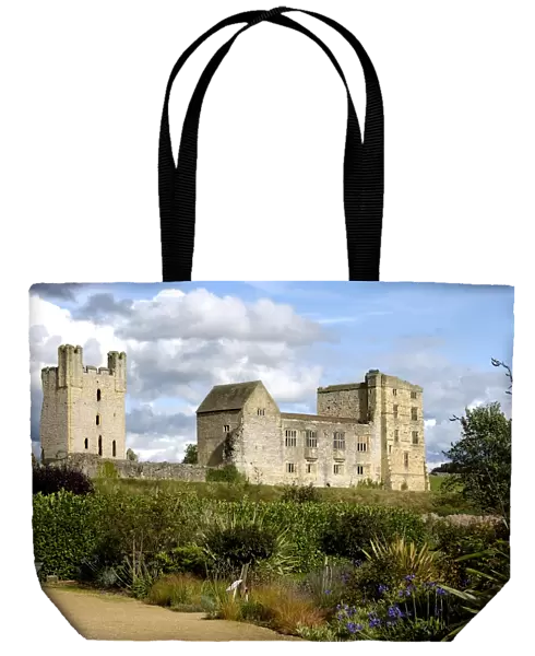 Helmsley Castle N060640