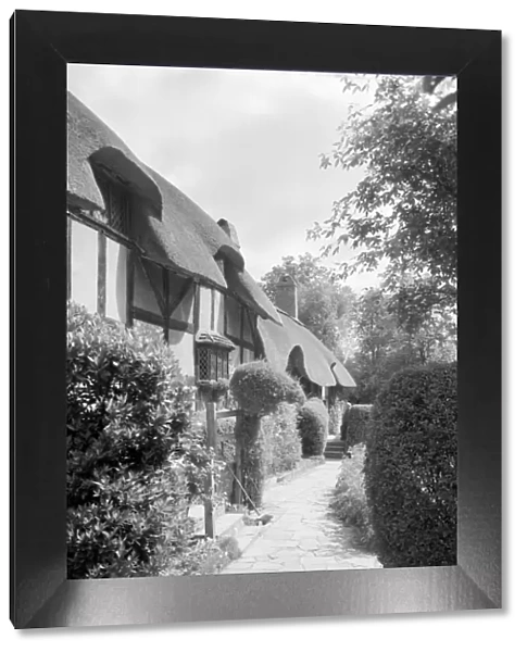 Anne Hathaways Cottage a98_05227
