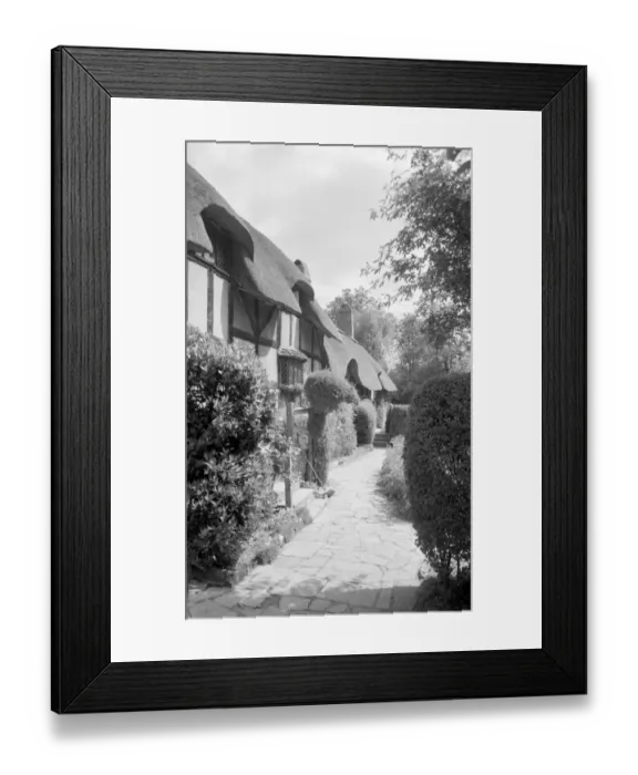 Framed Print : Anne Hathaways Cottage a98_05227