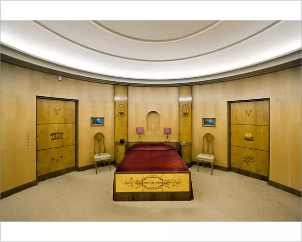 Virginia Courtaulds bedroom, Eltham Palace N100744