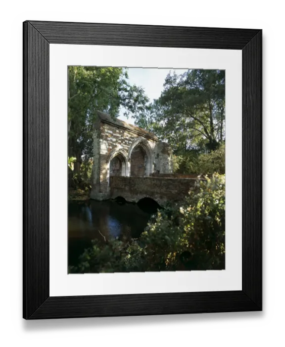 Framed Print : Waltham Abbey Gatehouse K030924