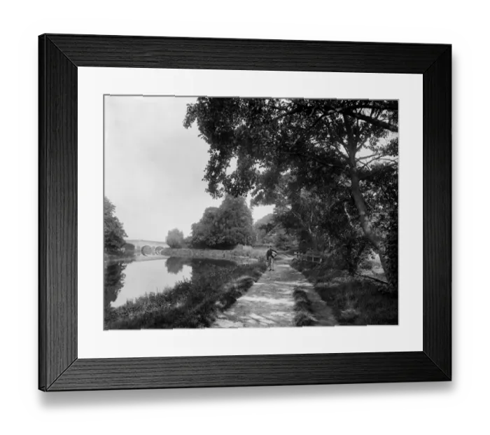 Framed Print : Thames towpath CC97_02852