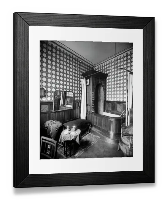 Framed Print : Victorian bathroom interior BL12335