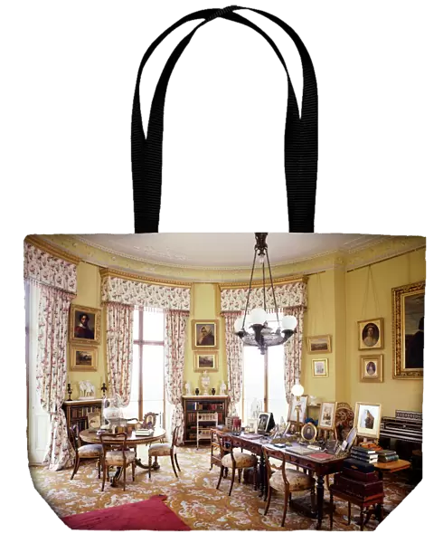 Queen Victorias Sitting Room, Osborne House J070032