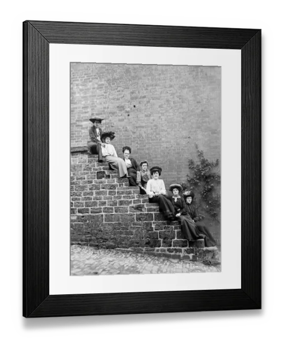 Framed Print : Women sitting on steps BB98_02393 Framed Print : Women sitting on steps BB98_02393