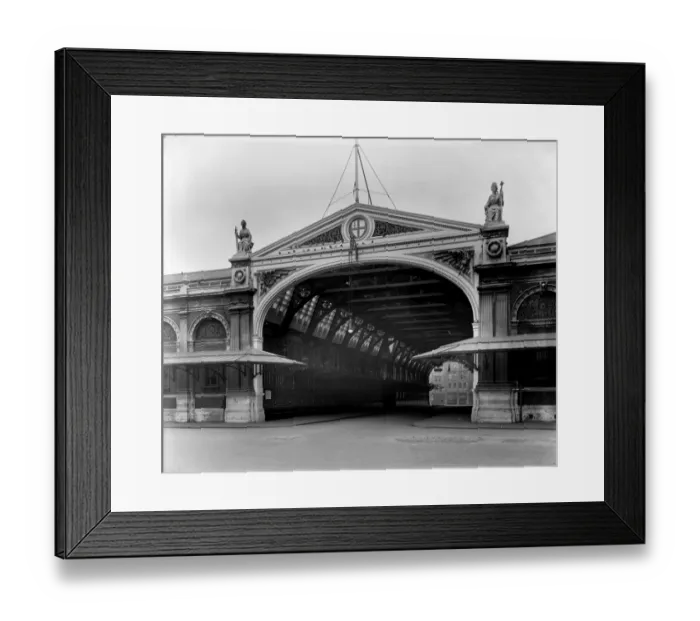 Framed Print : Smithfield Market entrance BL25748 Framed Print : Smithfield Market entrance BL25748