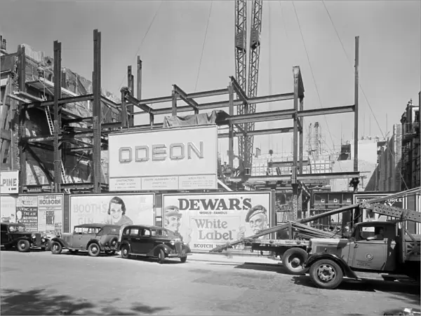 Odeon cinema construction BB87_03506