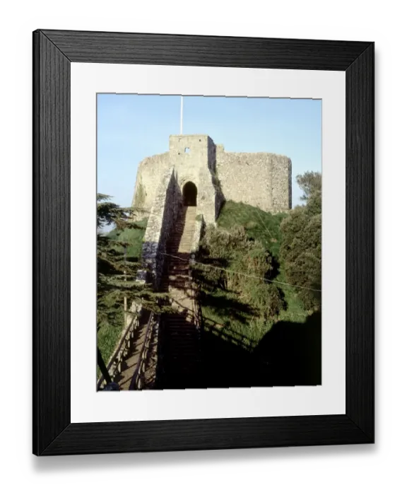 Framed Print : Carisbrooke Castle K021039