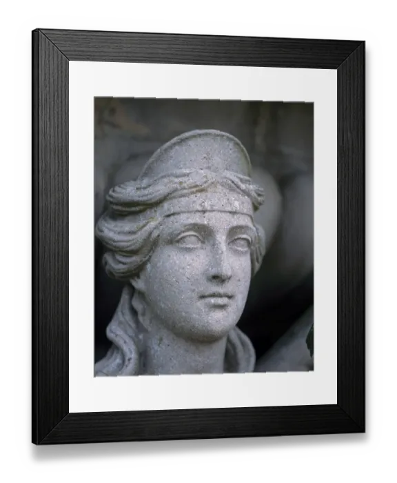 Framed Print : Osborne House sculpture K022271