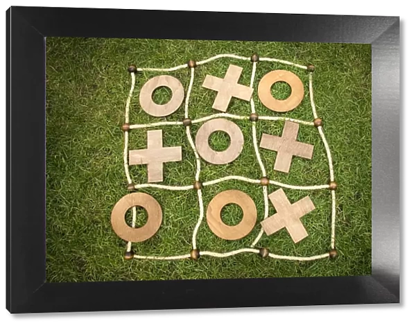 Noughts and Crosses DP046723