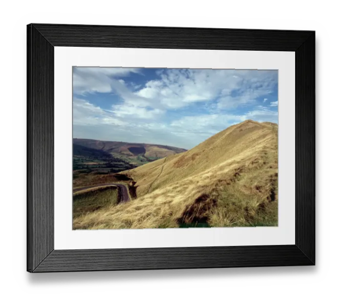 Framed Print : Mam Tor, Derbyshire K031245 Framed Print : Mam Tor, Derbyshire K031245