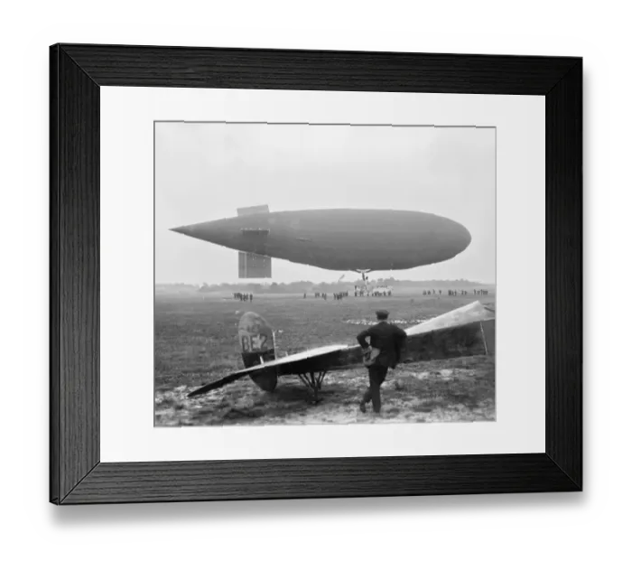 Framed Print : Dirigible and aircraft AFL03_aerofilms_b2308