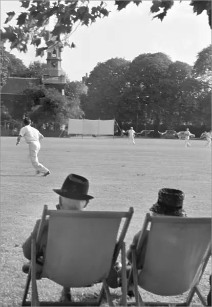Cricket on Kew Green a064146