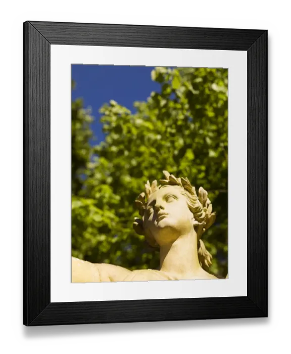 Framed Print : Osborne House statue N071182