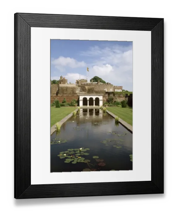 Framed Print : Walmer Castle and Gardens K981217 Framed Print : Walmer Castle and Gardens K981217