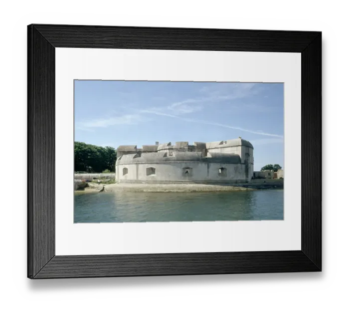 Framed Print : Portland Castle K981926 Framed Print : Portland Castle K981926