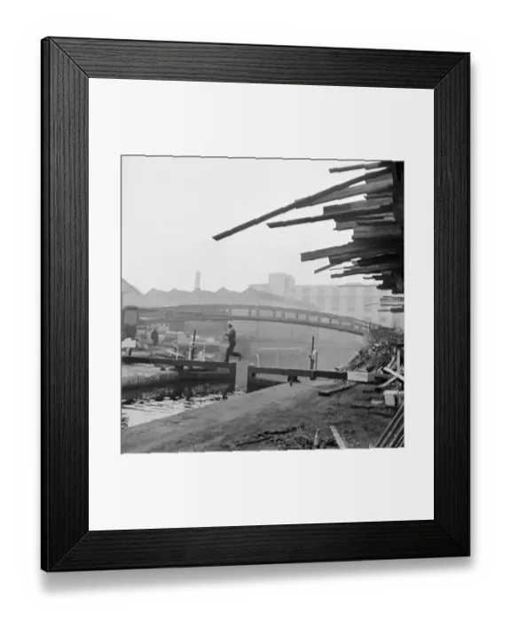 Framed Print : Hampstead Road Canal Lock a065304