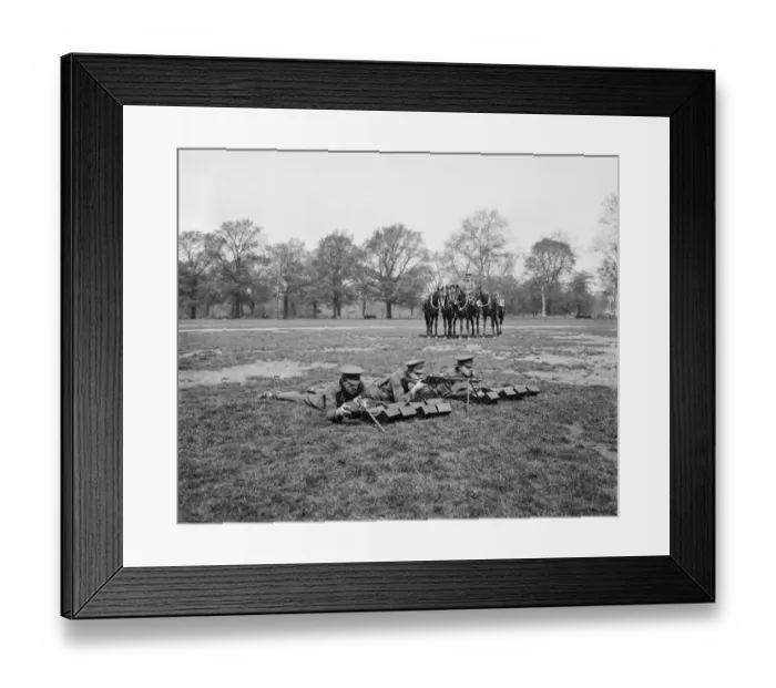 Framed Print : Machine gun troop BL24191_008