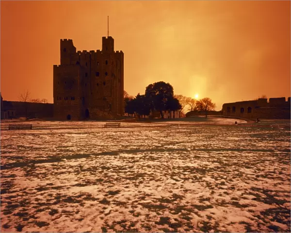 Snow at Rochester Castle J850035