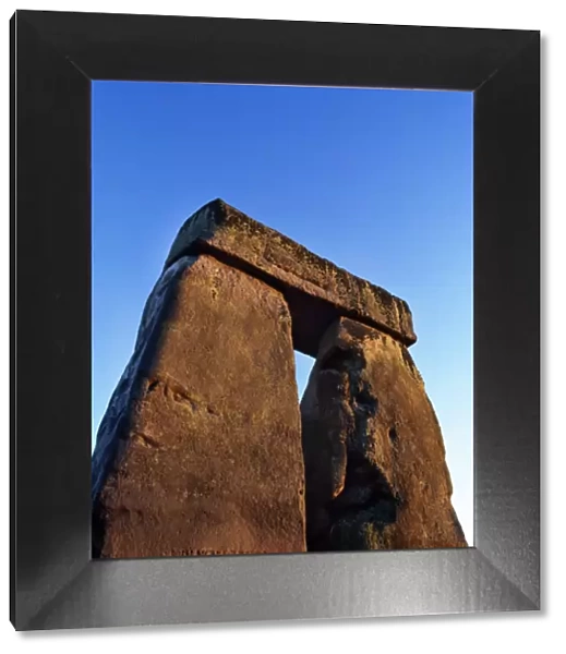 Stonehenge trilithon K040959