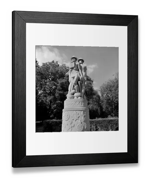 Framed Print : First World War memorial in Battersea Park a064018