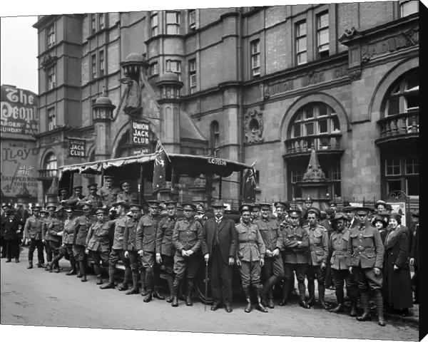 Australian soldiers at the Union Jack Club BL23031_001