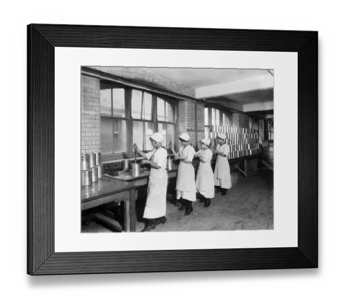 Framed Print : WW1. Making Christmas puddings, Cadby Hall BL24361_007