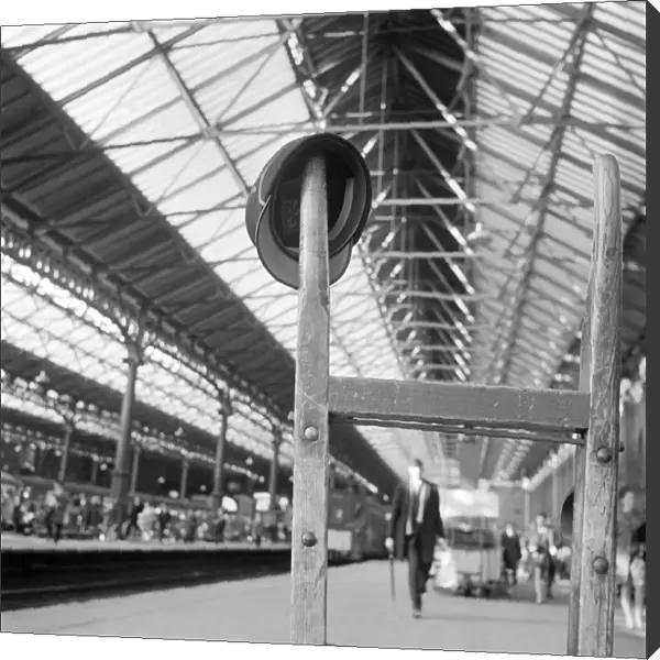 Victoria Station a061755