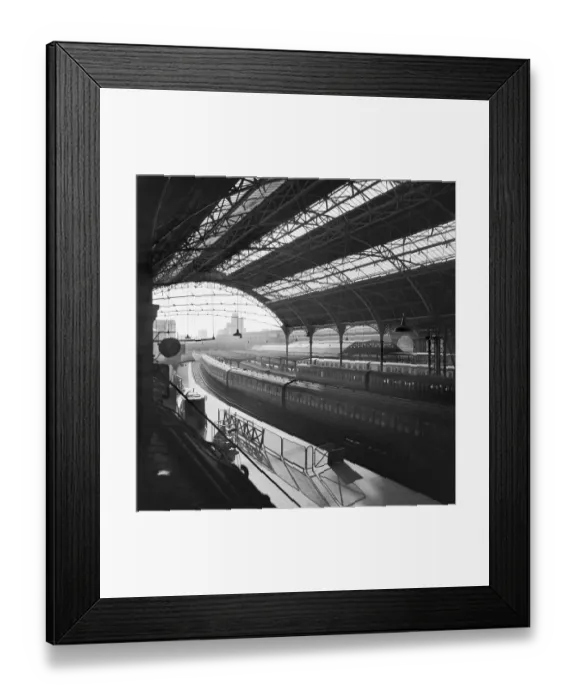 Framed Print : Victoria Station a061841