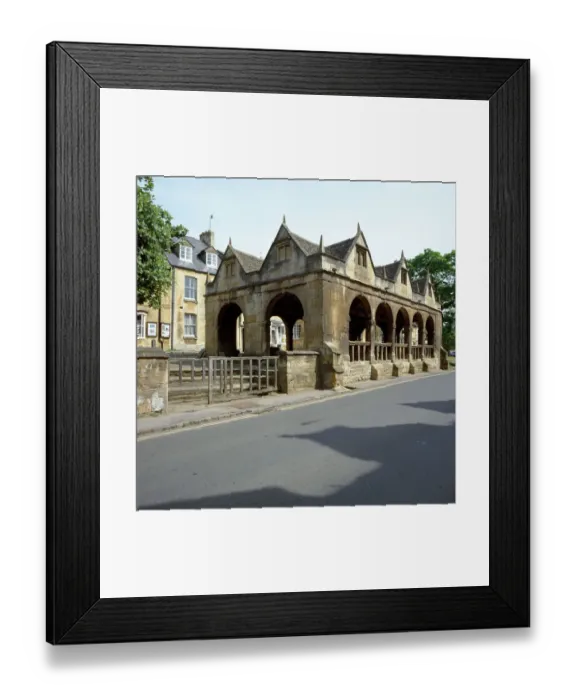 Framed Print : Market Hall, Chipping Campden K991574