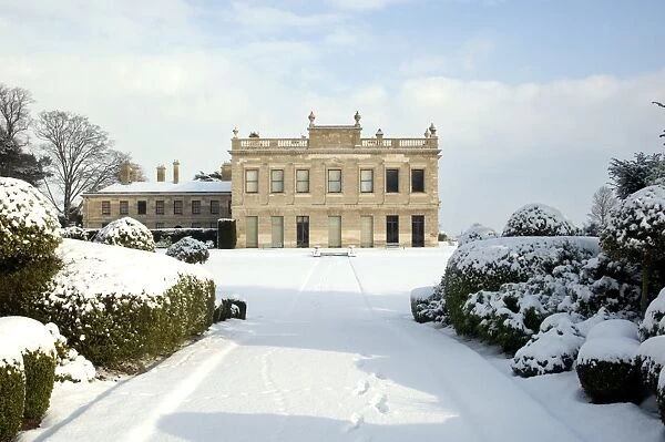 Brodsworth Hall in the snow N090065