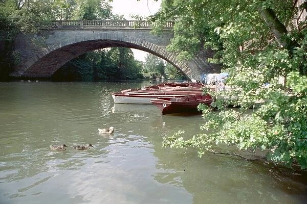 Castle Bridge. Single span bridge over the River Avon at Warwick. IoE 307371