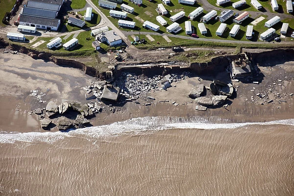 Coastal erosion at Fort Godwin 28503_001