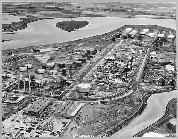 Coryton Refinery from the air JLP01_068_14