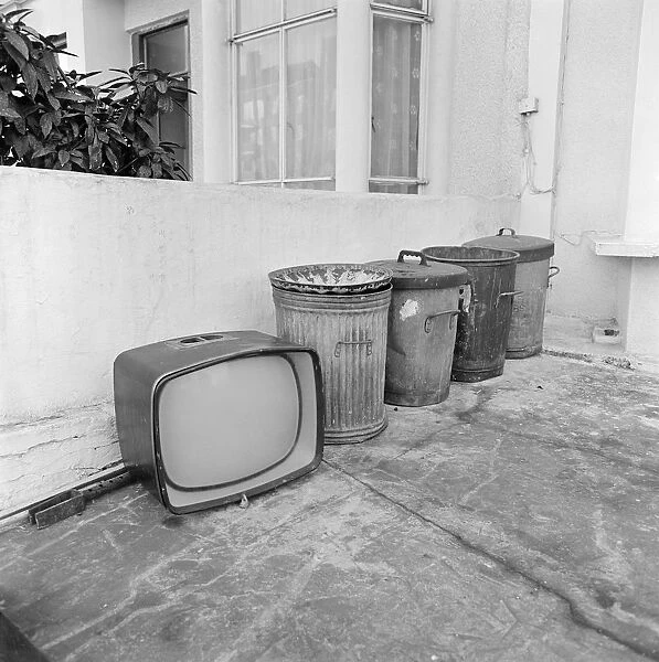 Discarded TV a071519