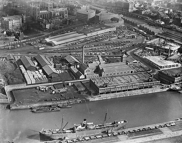 The Floating Harbour, Bristol. 1921 EPW005446