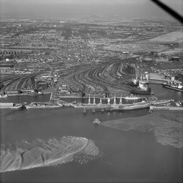 Garston EAW120726. Garston, Liverpool. Photographed by Aerofilms Ltd in 1963