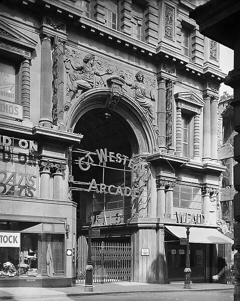 Great Western Arcade Birmingham, 1941 AA42_00436