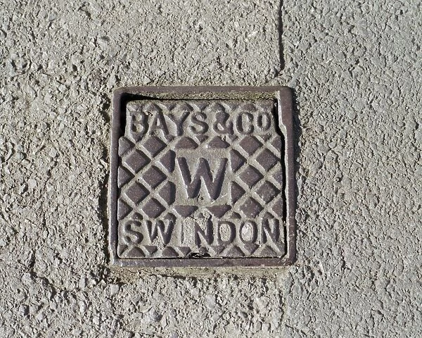 Ironwork AA059414. Swindon, Wiltshire. A water stop tap cover plate made by Bays